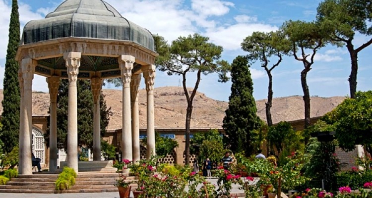 کلام وحی در شعر حافظ/ «آن پیک نامور که رسید از دیار دوست»