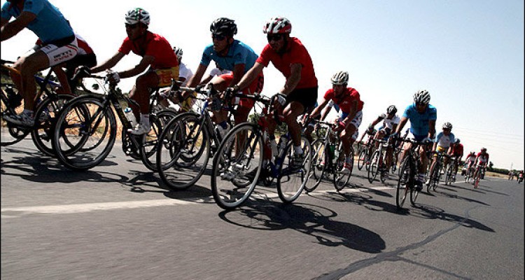 رقابت‌های دوچرخه سواری جایزه بزرگ مرصاد در کرمانشاه برگزار می‌شود