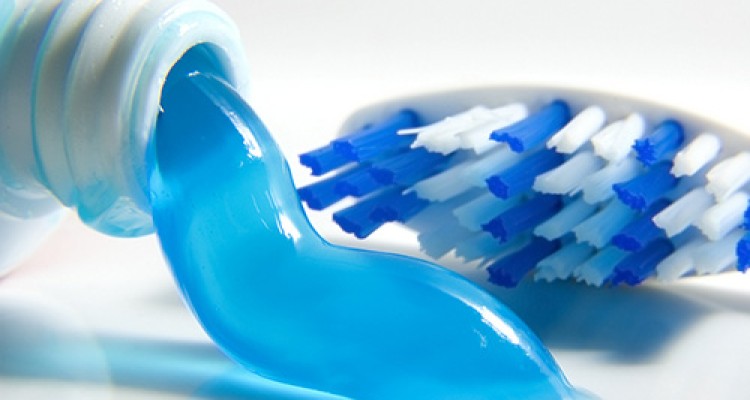  قصه کودکانه مسواک بی دندون 