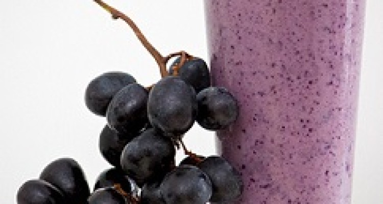  طرز تهیه اسموتی انگور سیاه 