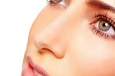  دلایل رشد موهای زائد در صورت 