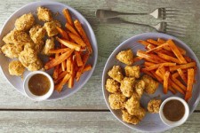  طرز تهیه مرغ پاپ کورن و سیب زمینی سوخاری 