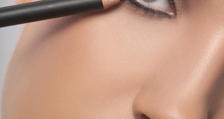  نکته هایی ریز و مهم در پاک کردن آرایش صورت که هر خانمی باید بداند!! 