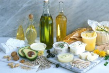  13 خوراکی غنی از چربی که باید حتما بخورید 