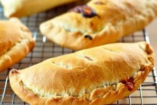  طرز تهیه نان شکم پر با خمیر جادویی 