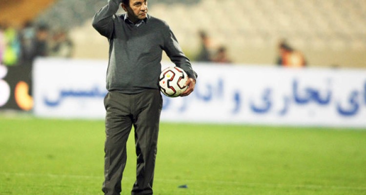 بزودی نقاب از چهره برخی برداشته می شود/از شرافت فوتبال دفاع کردیم