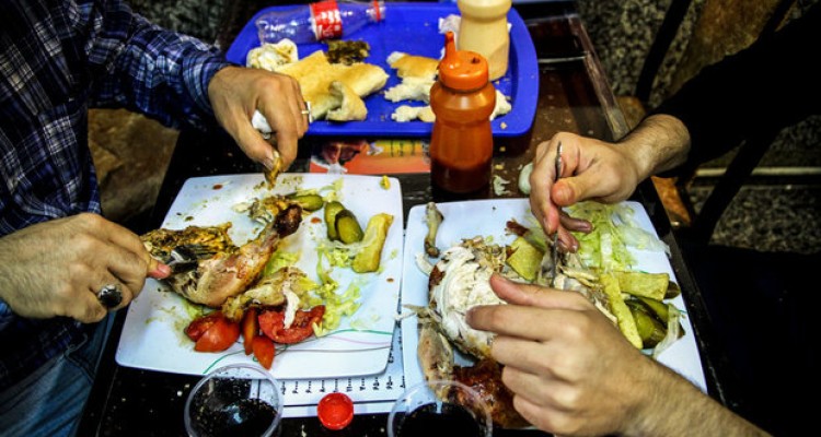 رژیم غذایی پرچرب و کم فیبر منجر به سرطان روده می شود