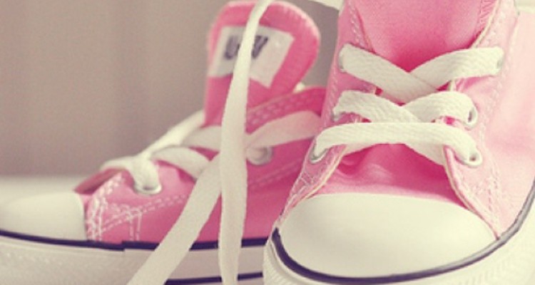  نحوه شستن کفش های کتانی 