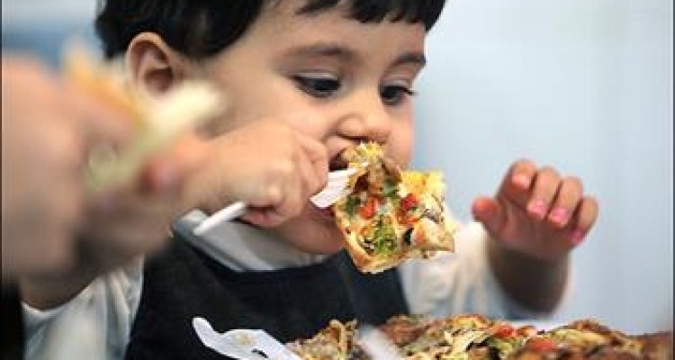 فست فودها علت بروز ۷۰ درصد بیماری های غیرواگیر