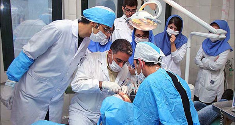 مصرف زیاد ایمپلنت در ایران/هر ایرانی ۶ دندان خراب دارد