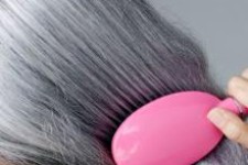  سفیدی زودرس مو ، دلیل سفید شدن مو ها و راه های مقابله با آن 