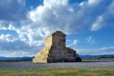  کاخ‌های هخامنشی پاسارگاد مسقف می شوند