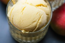  طرز تهیه ماست یخ زده موز و انبه 