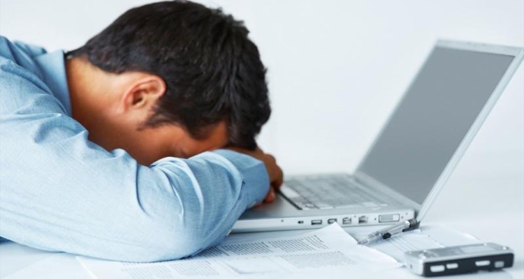  آسیب کار تکراری پشت کامپیوتر 