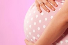  آیا خانم های باردار می توانند به مسافرت بروند؟ 