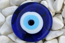  چشم‌زخم خرافه است یا واقعیت دارد 