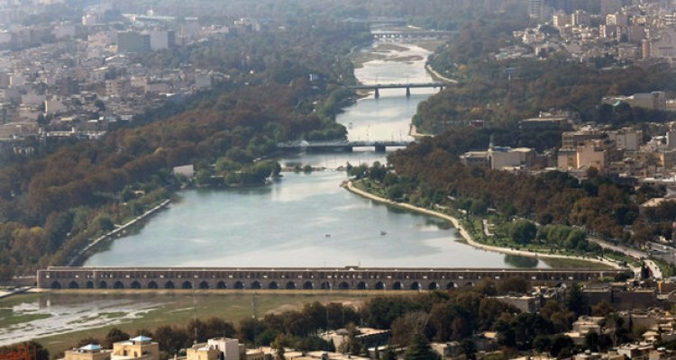 زاینده رود بار دیگر می‌خشکد/ سراب وعده‌ها مقابل چشم مردم