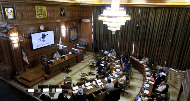  بدهکاران زیر ۵۰ میلیون تومان معاف از تاخیر تادیه شوند 