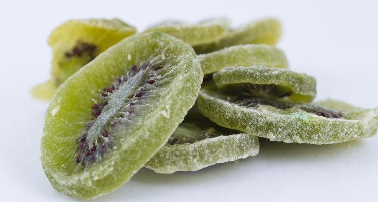طرز خشک کردن کیوی و بهترین روش نگهداری میوه خشک
