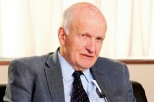 گسترش برجام به موضوعات منطقه‌ای و موشکی ایران اشتباه است