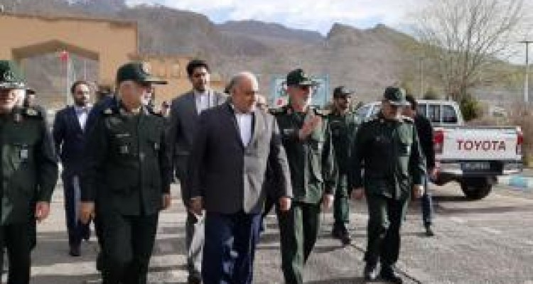 بازدید استاندار کرمانشاه از ادوات سپاه برای مبارزه با ویروس کرونا 
