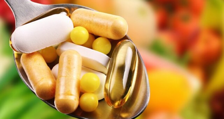 مردم از مصرف خودسرانه مکمل‌ها پرهیز کنند/کبد چرب و سردرد و تهوع از عوارض اشباع ویتامین‌هاست