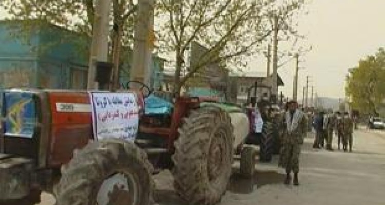 ۲۰۰ بسیجی ناحیه عشایری برای مقابله با کرونا به میدان آمده‌اند/ ‏ضدعفونی و گندزدایی روستاهای کرمانشاه 