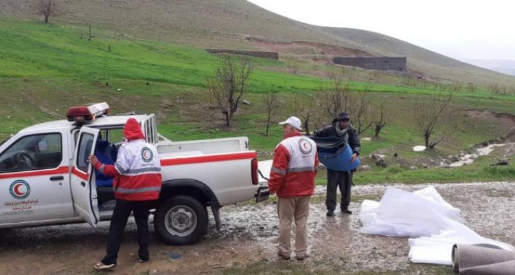 امداد رسانی جمعیت هلال احمر صحنه به عشایر 