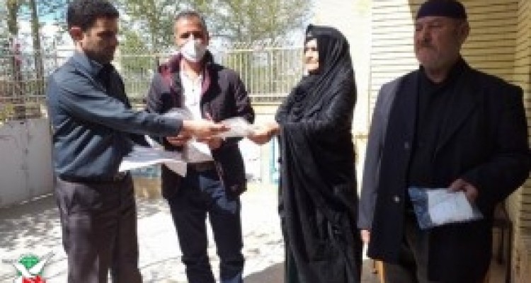 700 عدد ماسک در بین ایثارگران شهرستان صحنه توزیع شد