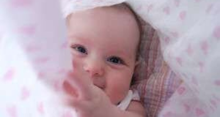 شیردهی مادر به نوزاد با رعایت اصول بهداشتی منعی ندارد