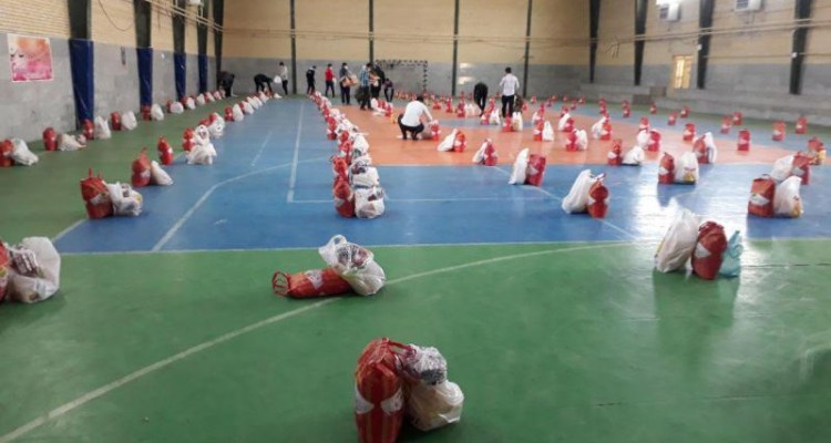 تلاش گروه بسیج جهادی شهید رضا عباسی حوزه مقاومت شهید مطهری سپاه صحنه در بسته بندی سبد غذایی