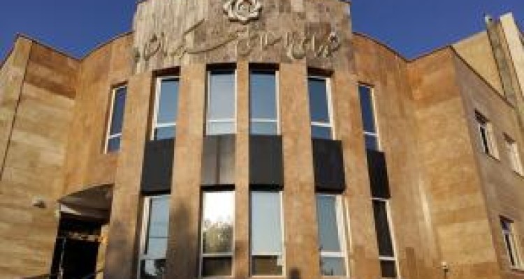 حاشیه‌سازی شورا برای شهردار؟! 