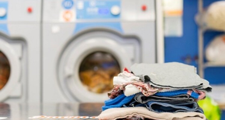 نحوه شستن لباس ها و ظروف در خانه ای که بیمار کرونایی دارد