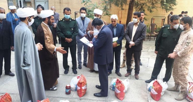 110 بسته غذایی توسط گروه بسیج جهادی طلاب شهرستان صحنه توزیع شد