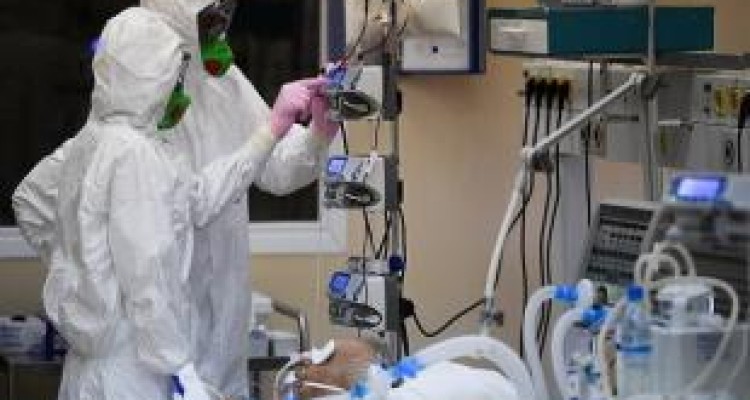 کرمانشاه در کنترل کرونا هنوز به مرحله بحرانی نرسیده است 