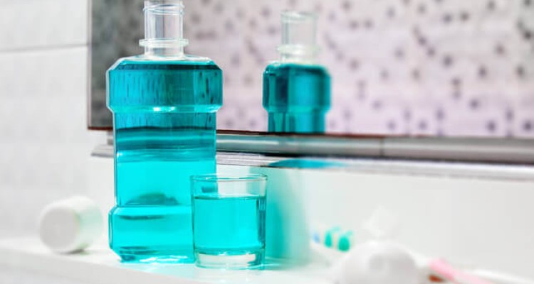 دهانشویه ها ریسک گسترش کرونا ویروس جدید را کاهش می دهند