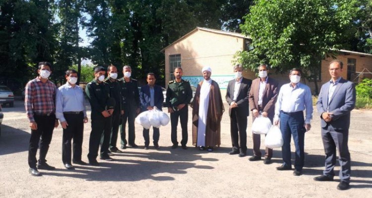 توزیع 7 هزار ماسک بهداشتی جهت امتحان پایان ترم دانش آموزان شهرستان صحنه 