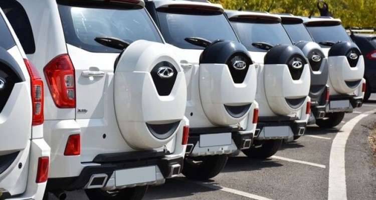 کشف انواع خودروهای احتکاری در پایتخت