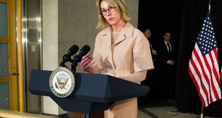 آمریکا پیش نویس تمدید تحریم ایران را در اختیار روسیه قرار داد