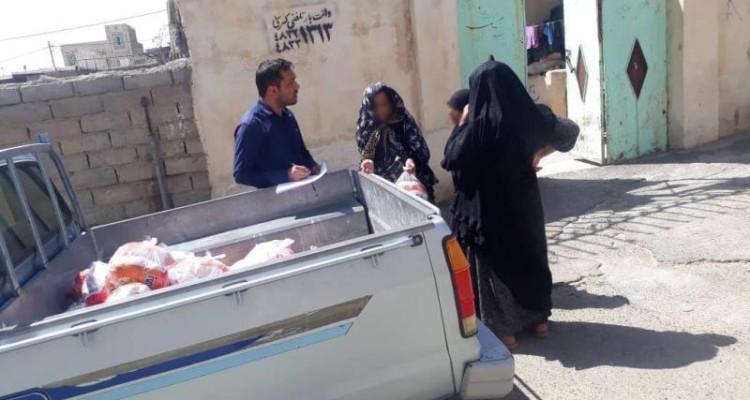 بهره مندی 200 خانواده نیازمند صحنه ای از کمک های بسیج سازندگی