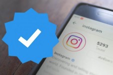 امپریالیسم تیک آبی در عصر نمایش/موج شهرت در کمین خامشی پر می‌زند