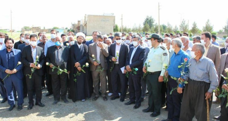  گلزار شهدای گمنام بخش دینور غبار روبی و عطر افشانی شد