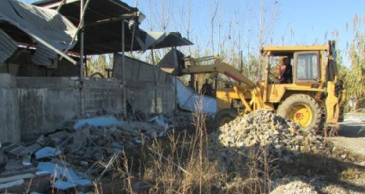 حیف ‌و میل خیروبرکت سفر رهبری در هرسین/ یک سالن ورزشی در مناطق محروم در آستانه تخریب