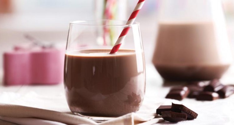 نوشیدن شیرکاکائو قبل از ورزش چه فوایدی دارد؟