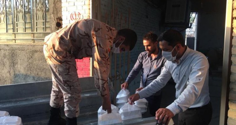 2000 پرس غذای گرم به مناسبت عید قربان در محله های صحنه توزیع شد