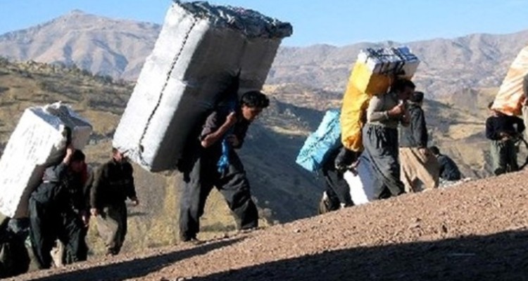  بنیاد برکت به دنبال ایجاد اشتغال برای کولبران/ سهم استان کرمانشاه ۹۰۰ طرح