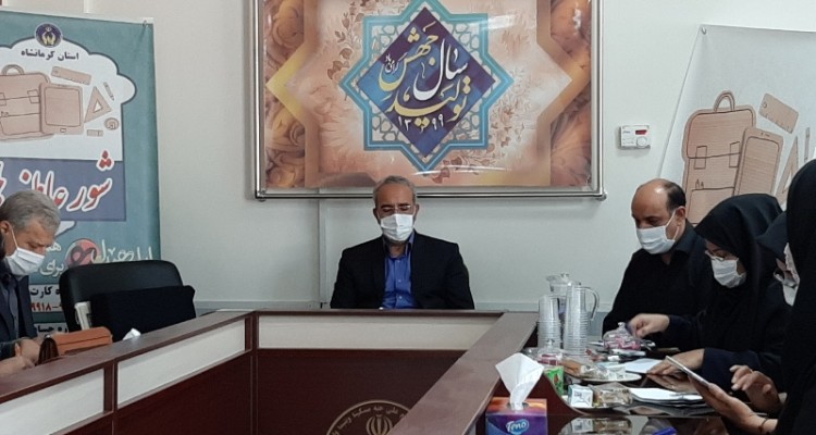 ۷ هزار نفر از دانش آموزان و دانشجویان تحت پوشش برای آموزش به گوشی هوشمند و تبلت نیاز دارند/ برگزاری برنامه شور عاطفه ها