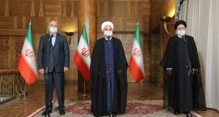 «روحانی» از ترس کرونا جلسه سران قوا را لغو کرد