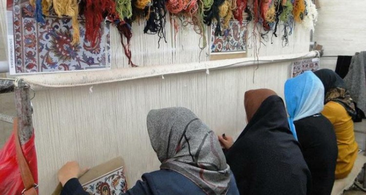 حق بیمه قالیبافان در سال اول، رایگان شد