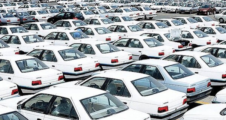 نظرمجلس عرضه همه خودروها در بورس است/ با دولت به نتیجه نرسیده‌ایم